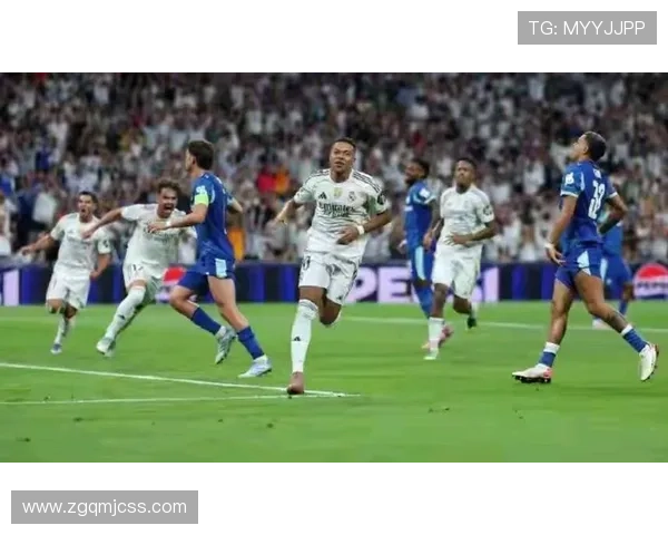 贝林厄姆精准斜传助攻 姆巴佩冷静破门为球队锁定胜利